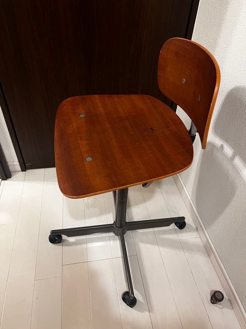 デスクチェア Kevi Chair