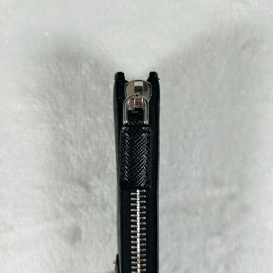 新品未使用 プラダ ペンケース サフィアーノ トライアングルロゴ ジップ