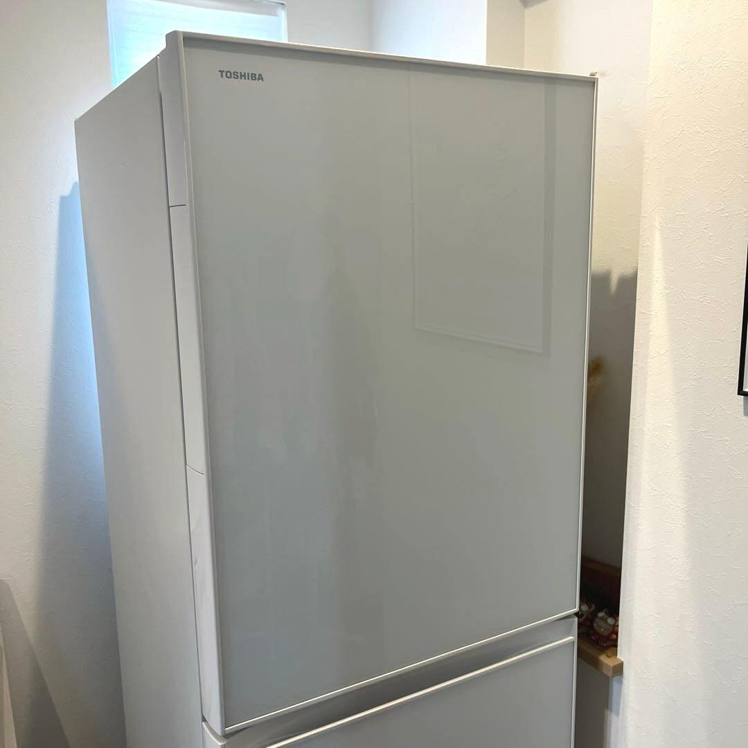 TOSHIBA 東芝　3ドア冷蔵庫 ホワイト 白　375L 2016年製　右開き