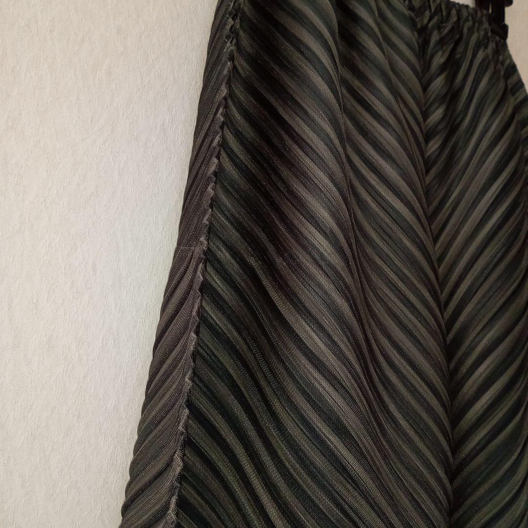 PLEATS PLEASE　ボリュームパンツ