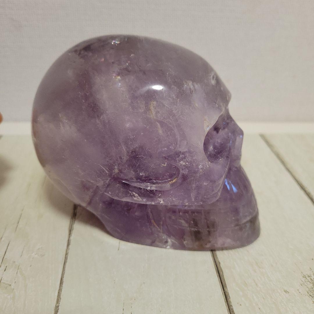 大きなアメジストスカル