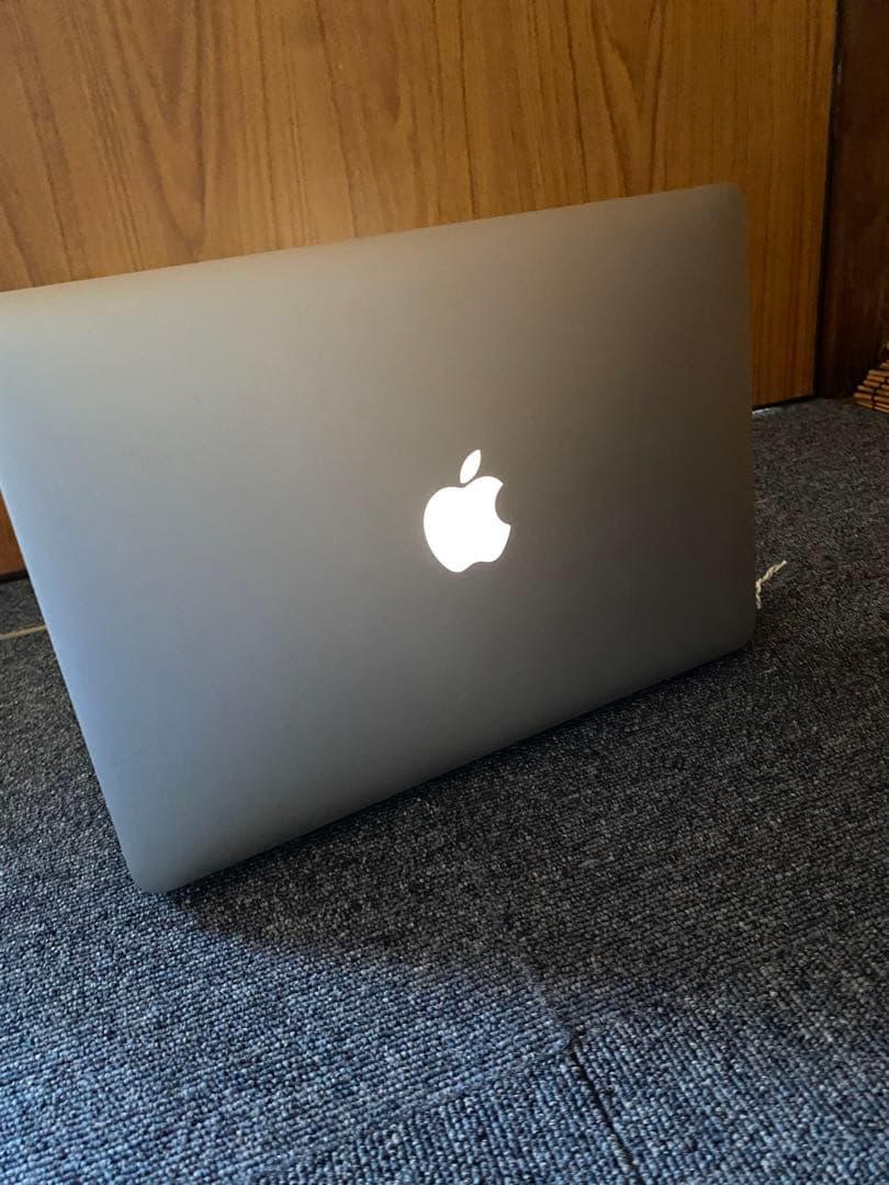 r*a様 MacBook Pro 2015 16G 256G 画面美品