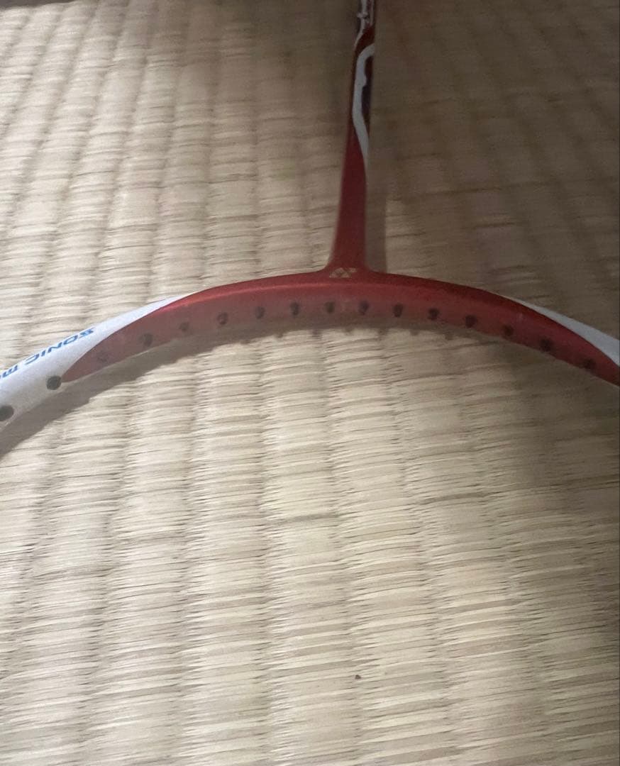 バドミントンラケット 赤と白