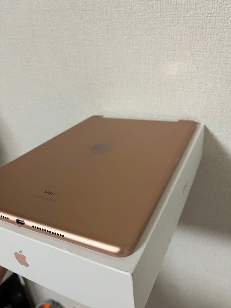 Apple iPad 第7世代 32GB WiFi セルラー 本体のみ