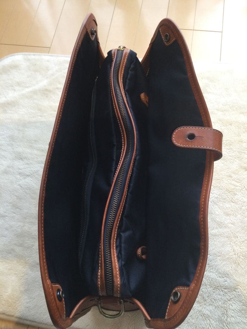 コアラのマーチ　フェリージ　インナーバッグ付き5WAYブリーフバッグ