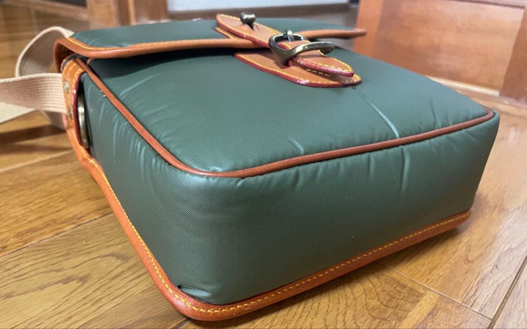 ハンティングワールド グリーン バチュー ショルダーバッグ