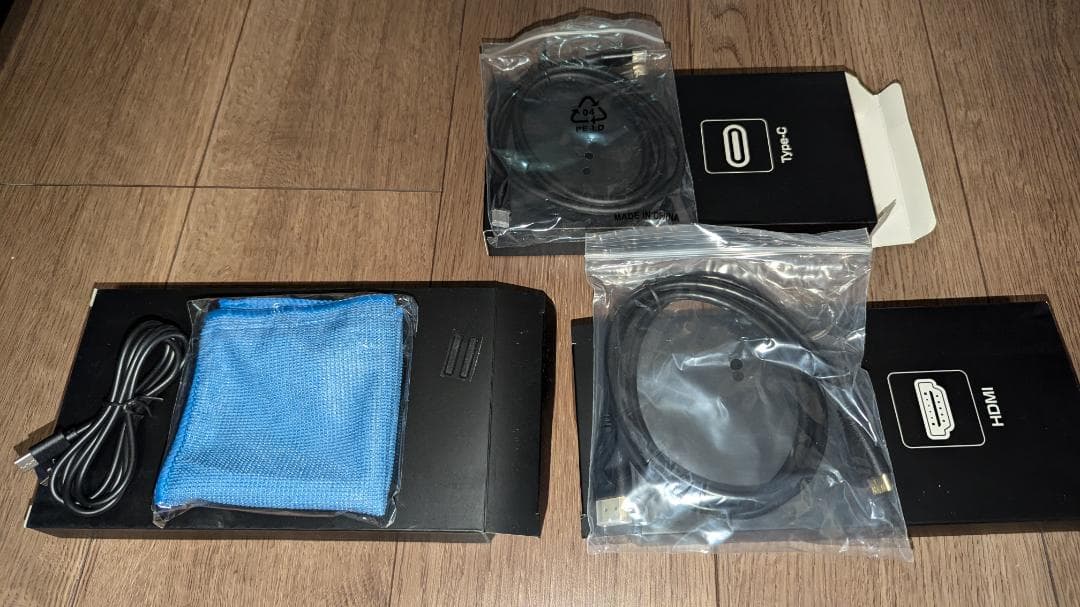 ユニーク 4Kモバイルモニター タッチパネルディスプレイ 15.6インチ