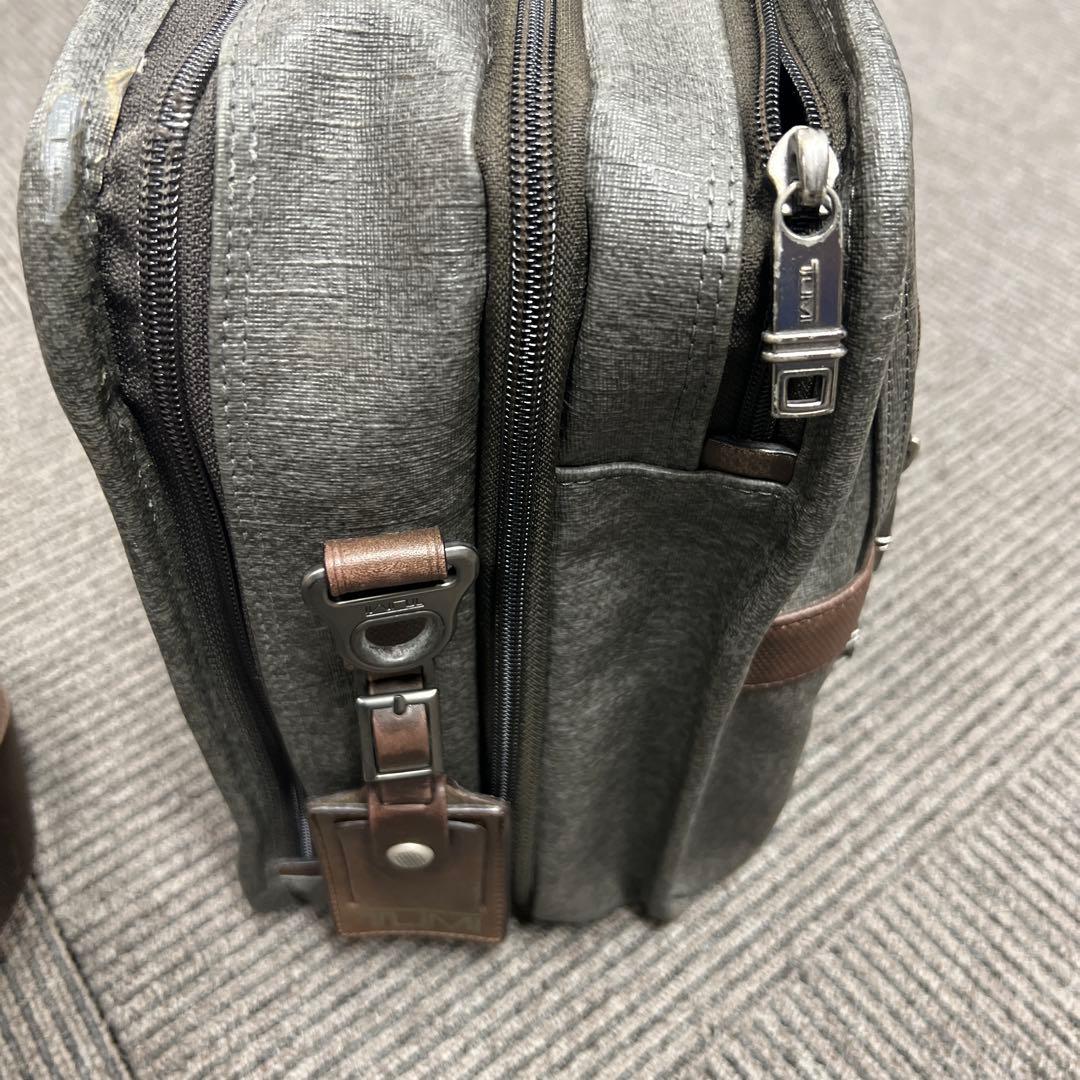 TUMI グレー ブラウン　ビジネスバッグ　タグおまけ付