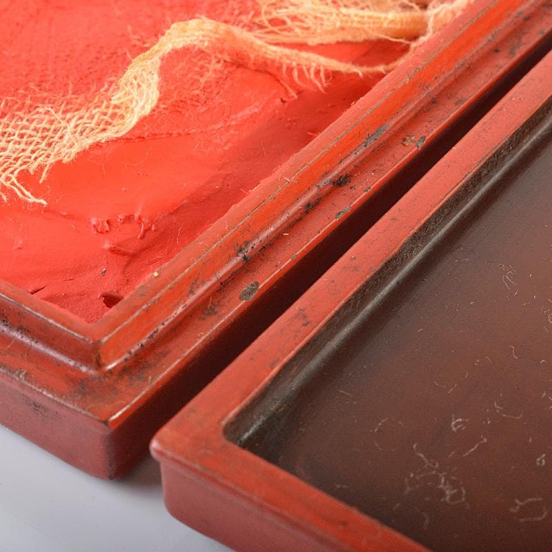 中国　剔紅　堆朱　山水人物文　四方　肉池　朱肉入　D　R6177