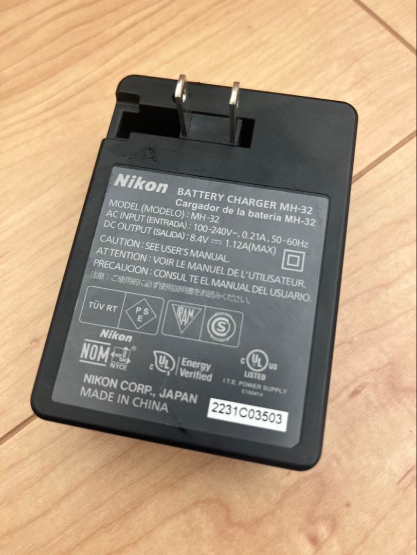 Nikon Z 50 ダブルズームキットメモリーカード付き