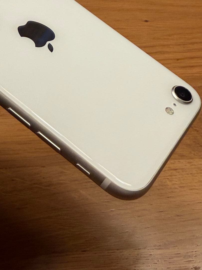Apple iPhone SE3 64GB ホワイト　スターライト