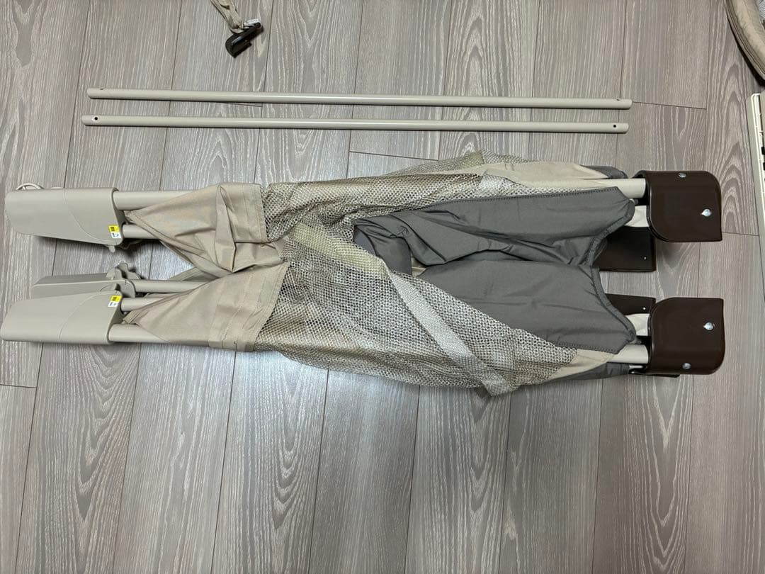 ベビーベッド 折りたたみ式 ベージュ　アップリカ　ココネルエアー