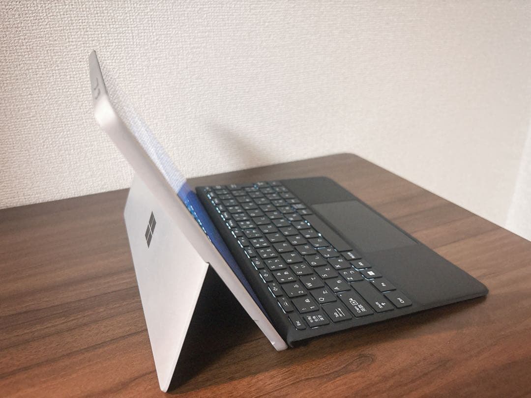 Surface GO2 キーボード付き（2in1 タブレットPC）