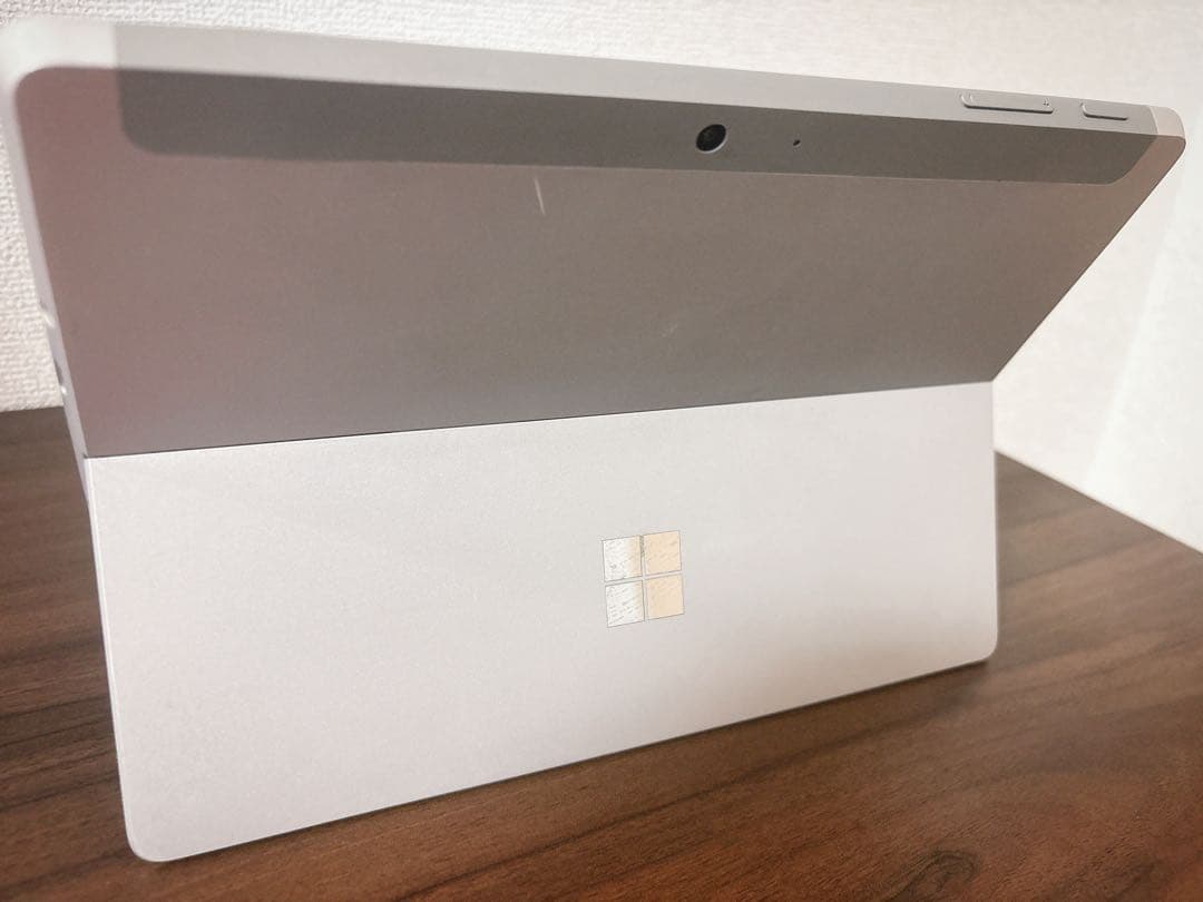 Surface GO2 キーボード付き（2in1 タブレットPC）