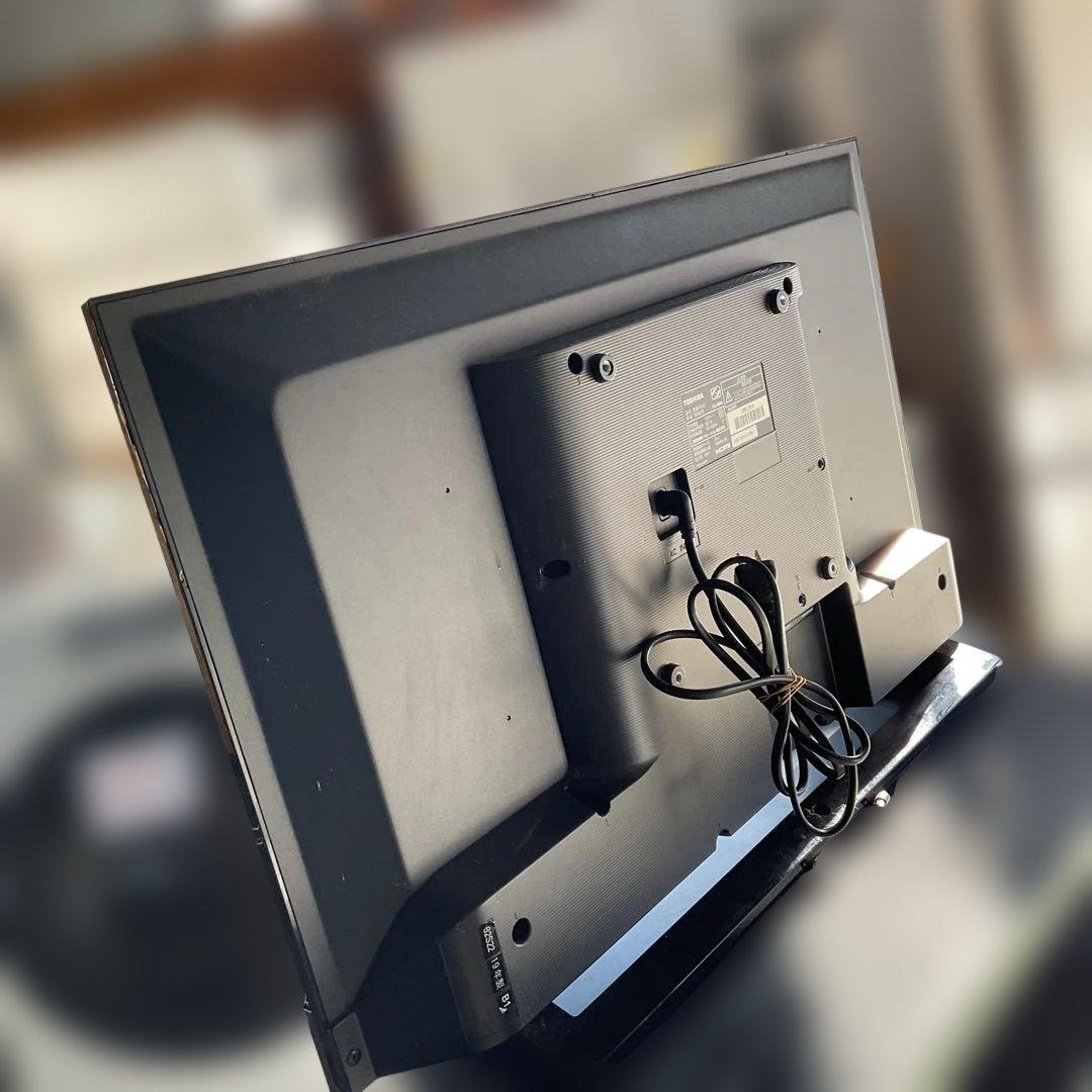 液晶テレビ　REGZA TOSHIBA 32S22 2019年　リモコン付き　⓶