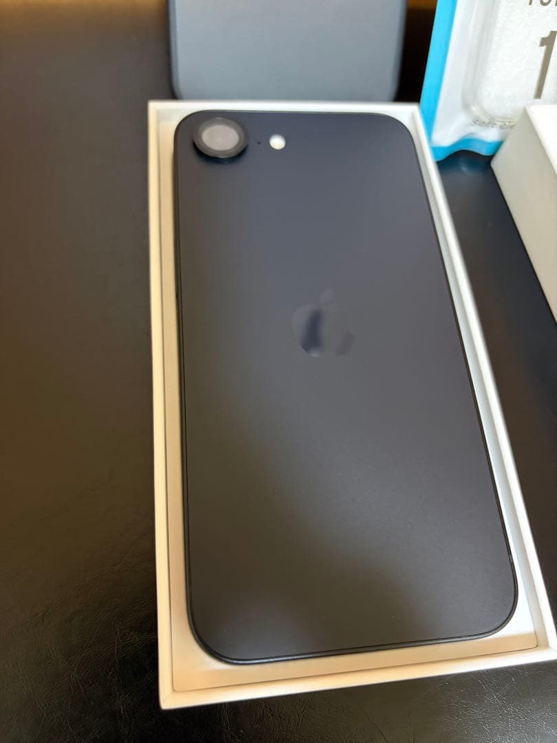 美品 iPhone16e 256GB 黒 ブラック ケース付き BT100%
