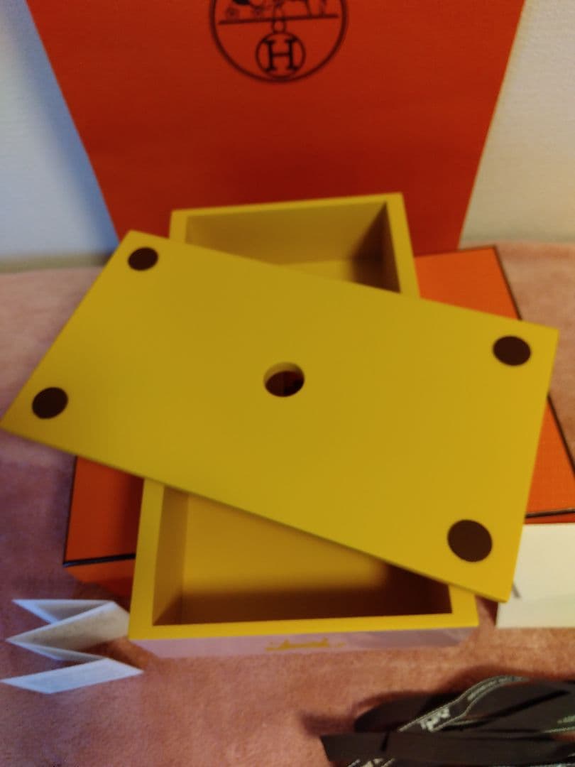 ティッシュボックス