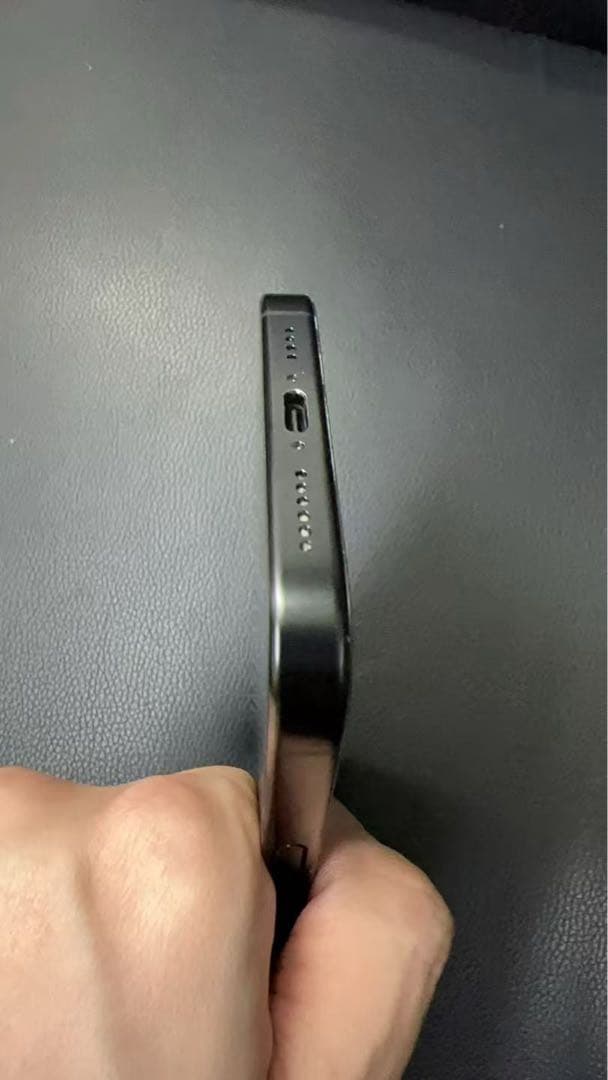 海外版iPhone 16 Pro Max 1TB,美品,バッテリーは100％