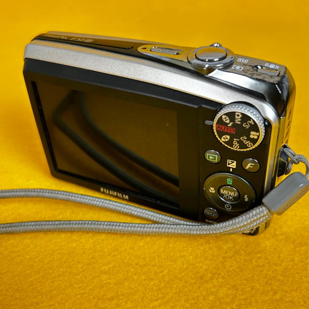 FUJIFILM FinePix F50fd シルバー 動作確認済み