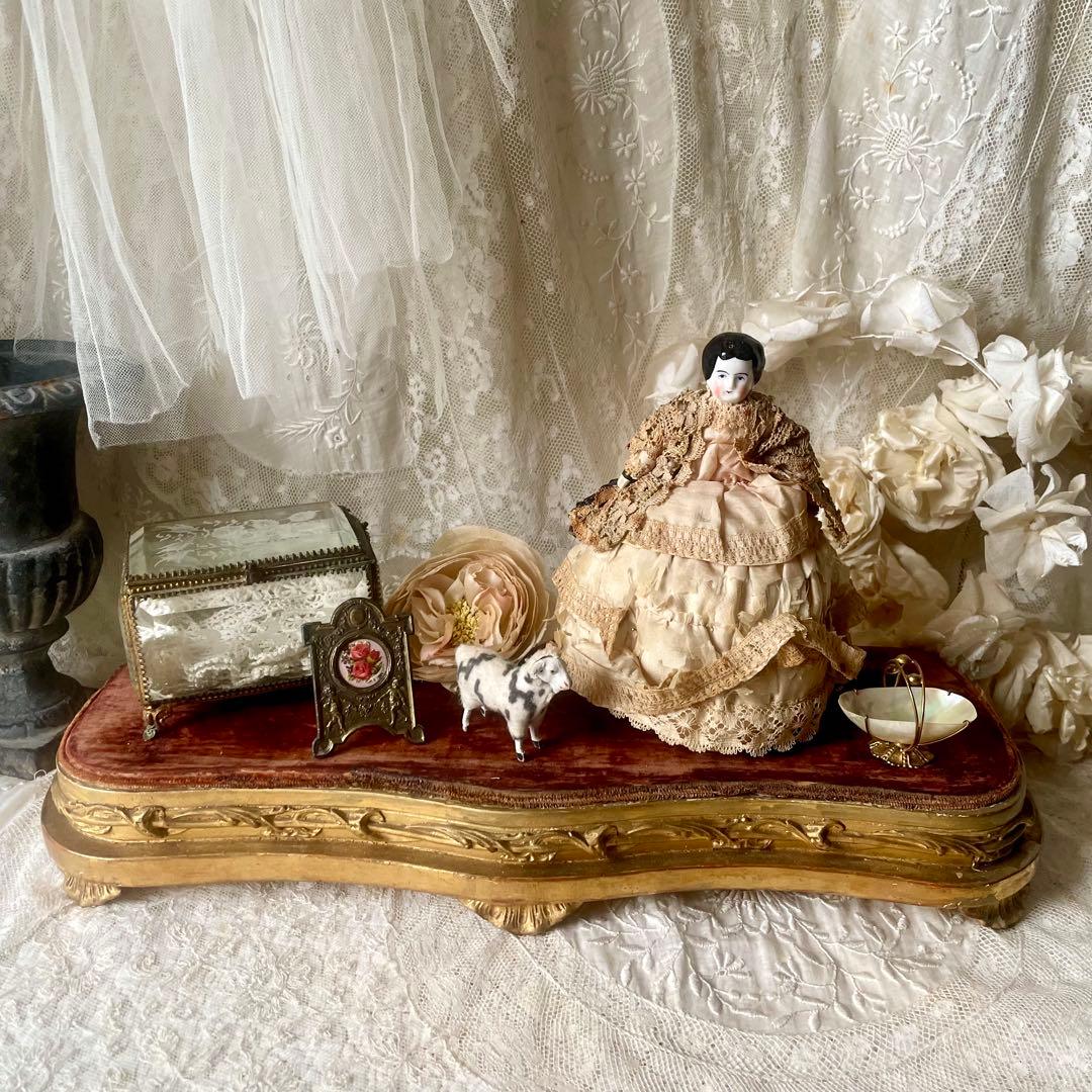 ディスプレイ台座　ポワドレ　フランスアンティーク　店舗什器　ゴールド　ベロア張り