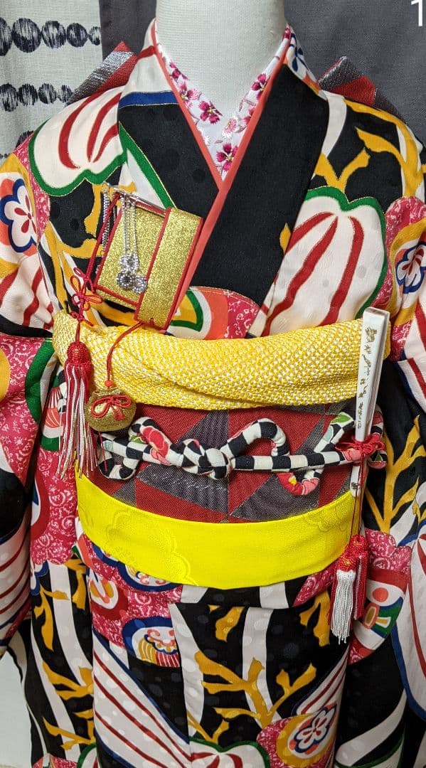 未使用美品七五三　モダンアンテナ着物のみの出品です★７歳