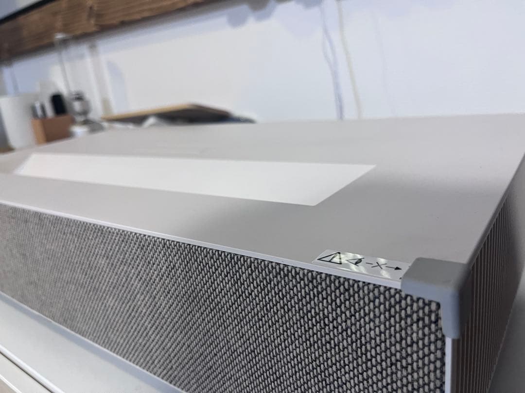 LG HU915QE 超短焦点4Kレーザープロジェクター 2023年購入