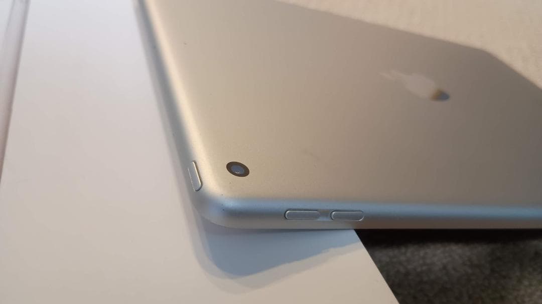 【美品】Apple iPad 第7世代 32GB WiFiモデル本体+付属品