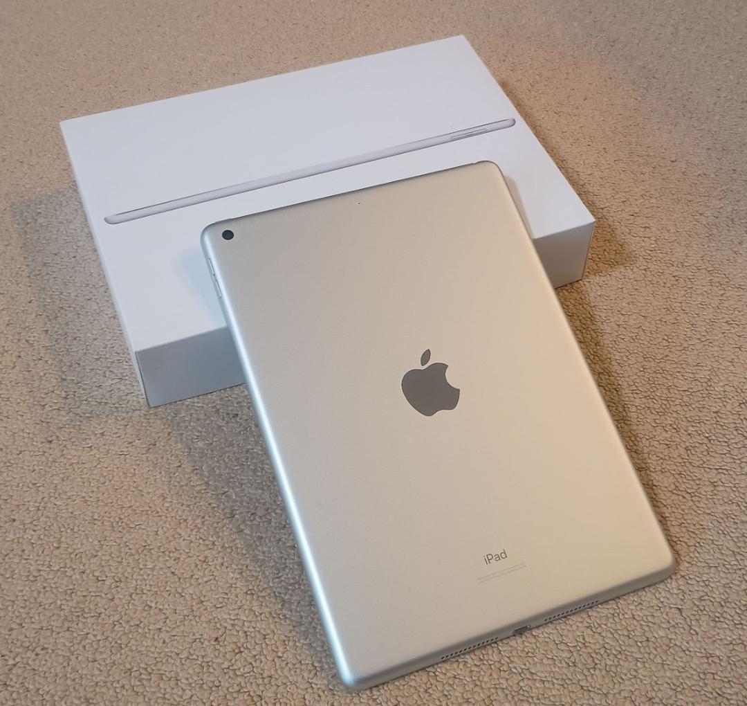 【美品】Apple iPad 第7世代 32GB WiFiモデル本体+付属品
