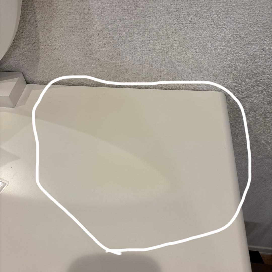 ホワイトドレッサー 丸い鏡付き