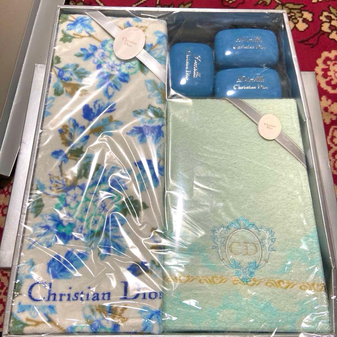 値下げ　クリスチャンディオールバスタオル　ChristianDiorタオル　石鹸