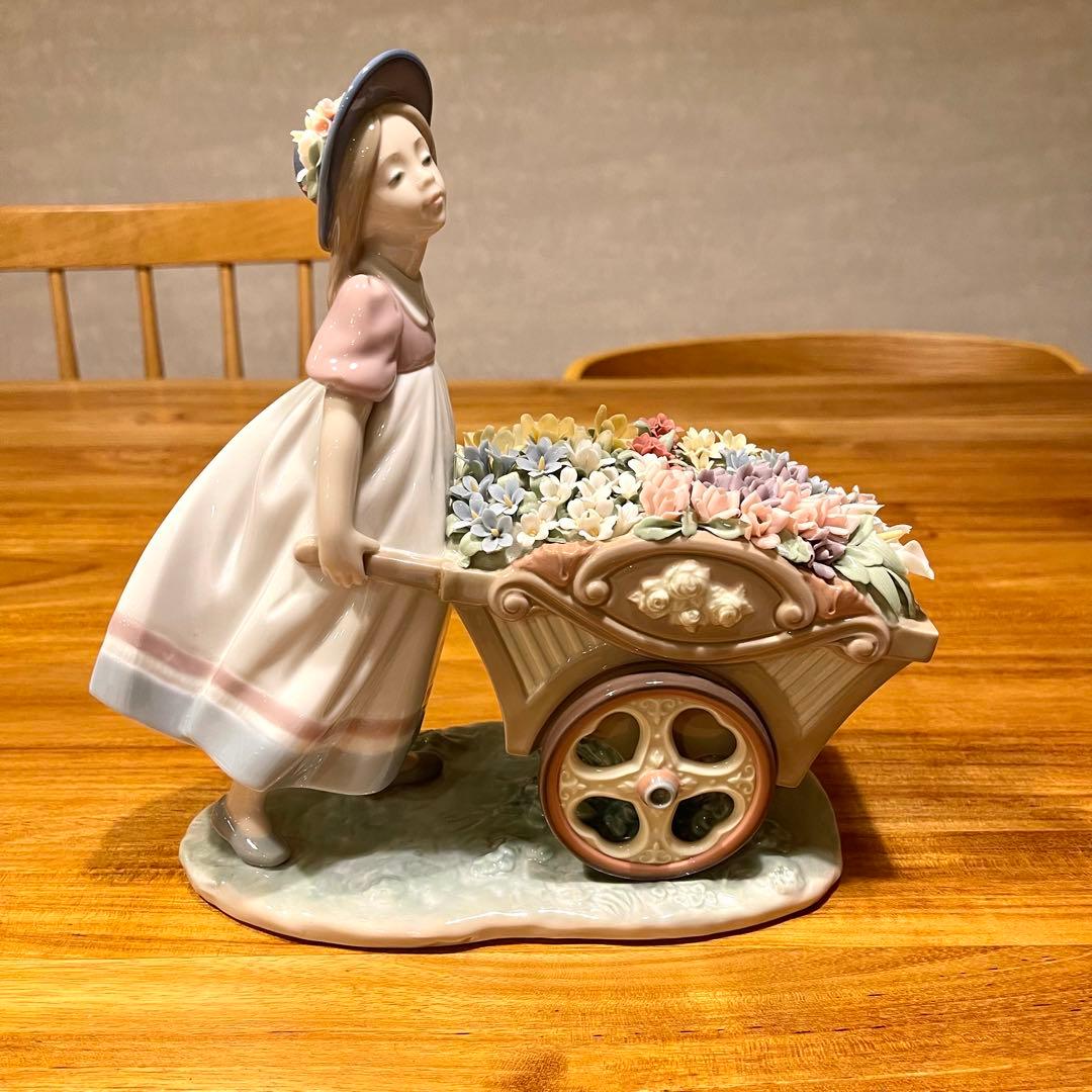 リヤドロ LLADRO 可愛いお花屋さん 女の子 フィギュリン 人形 インテリア