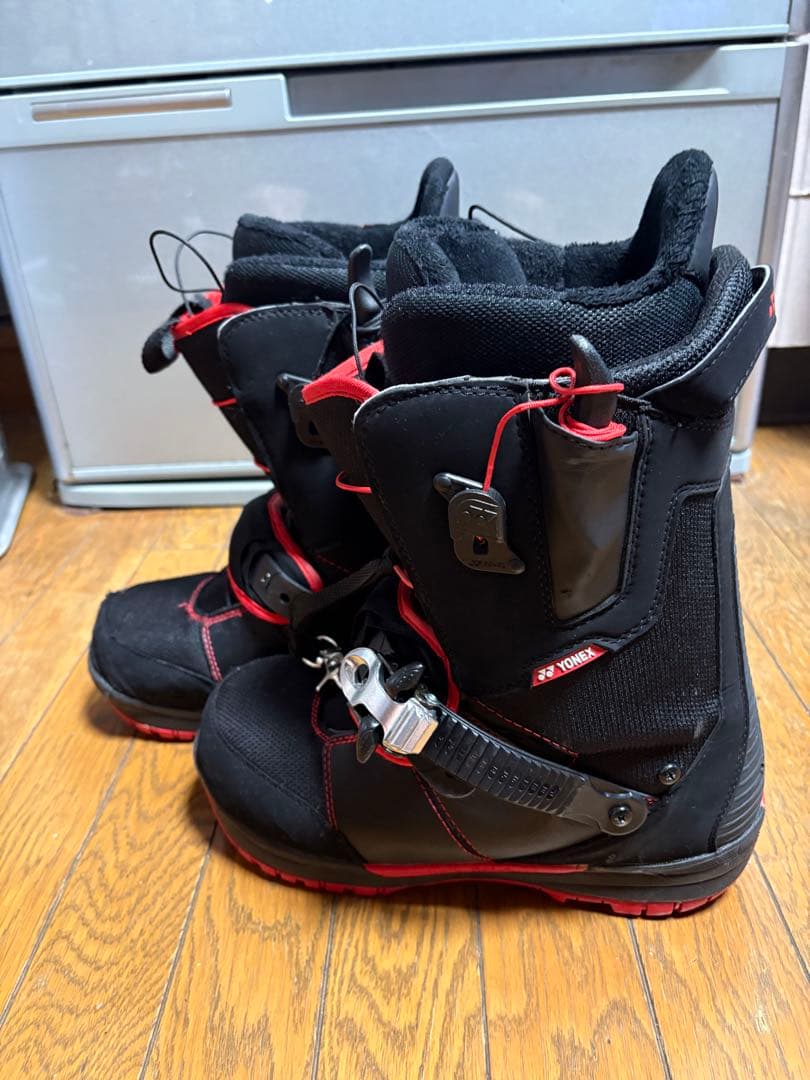 タ*イ様 26500→17000 YONEX スノーボードブーツ 黒/赤　27.