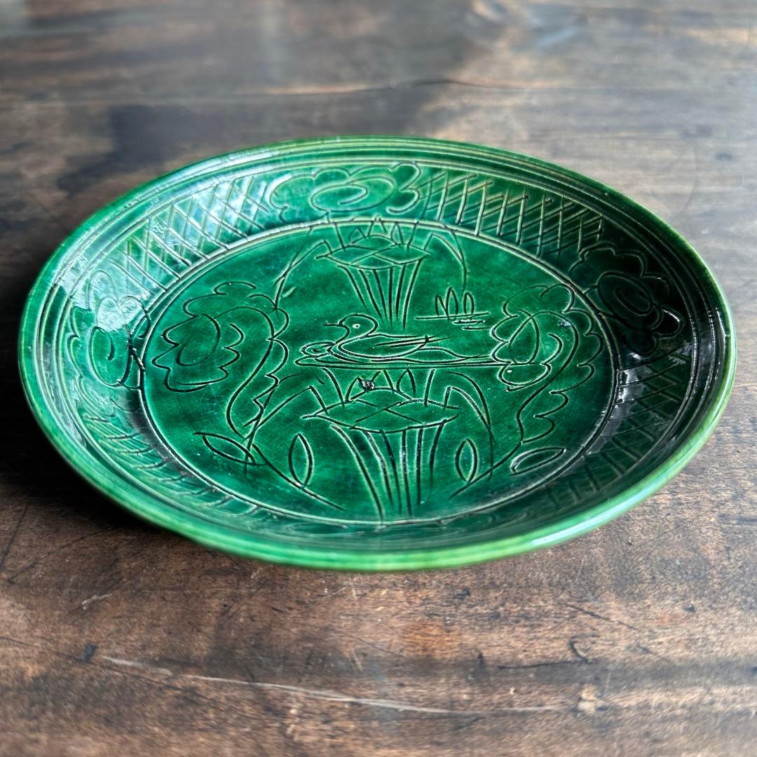【希少!】　珉平焼　緑釉　蓮池水禽図　陰刻皿　緑陰刻　草紋皿　骨董　古陶