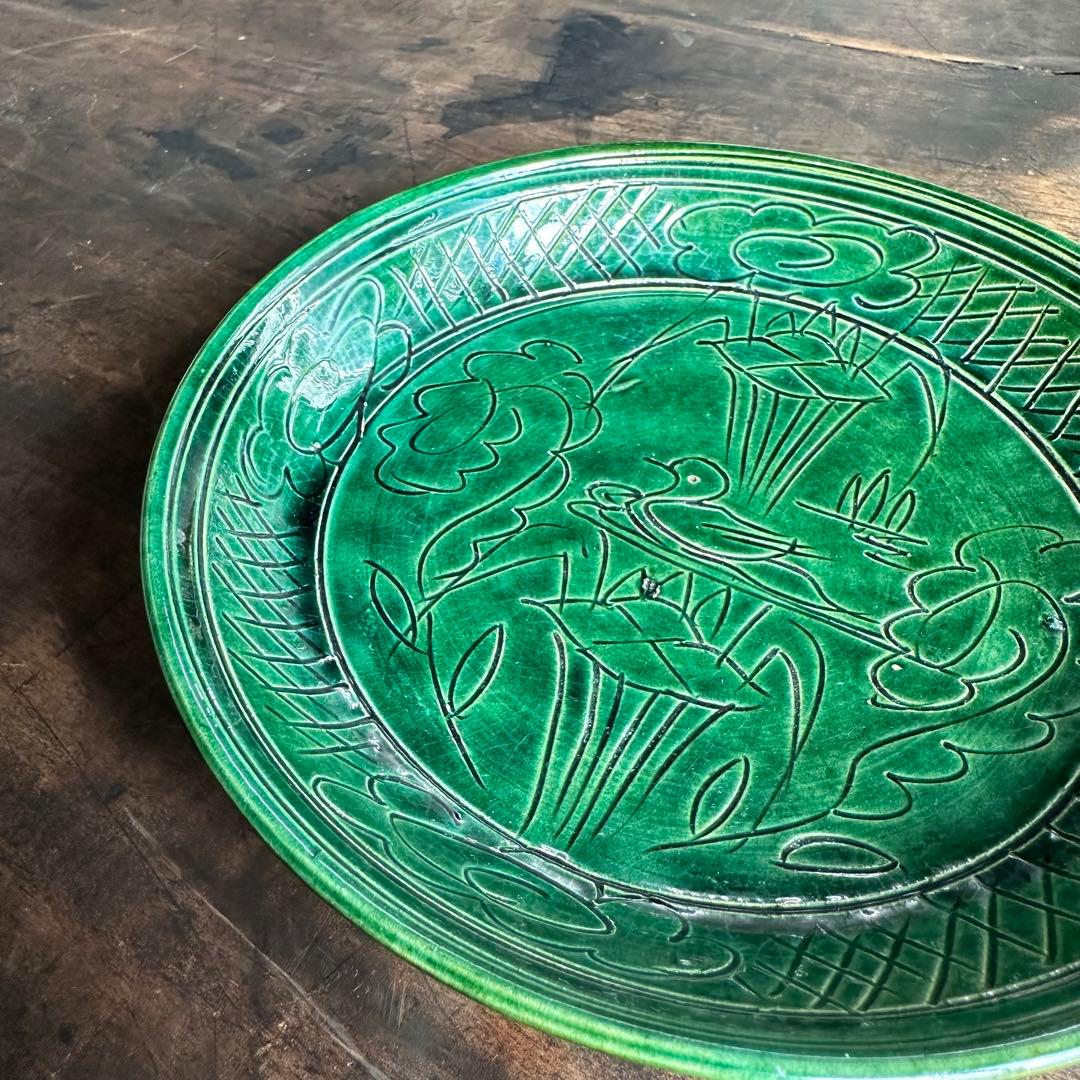 【希少!】　珉平焼　緑釉　蓮池水禽図　陰刻皿　緑陰刻　草紋皿　骨董　古陶