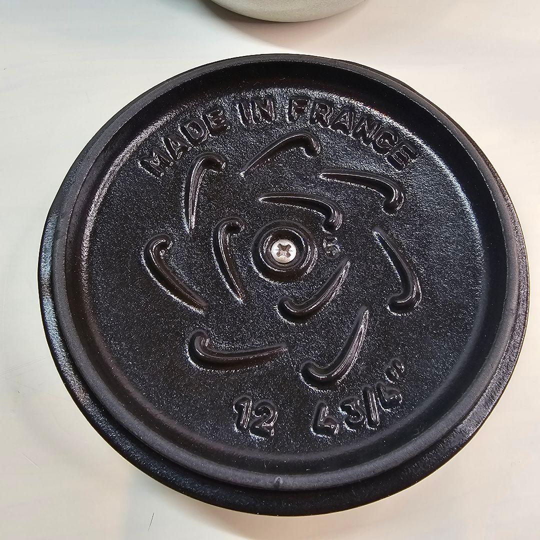 美品ストウブ 鋳物鍋 ラ・ココット de GOHAN 12cm S カンパーニュ