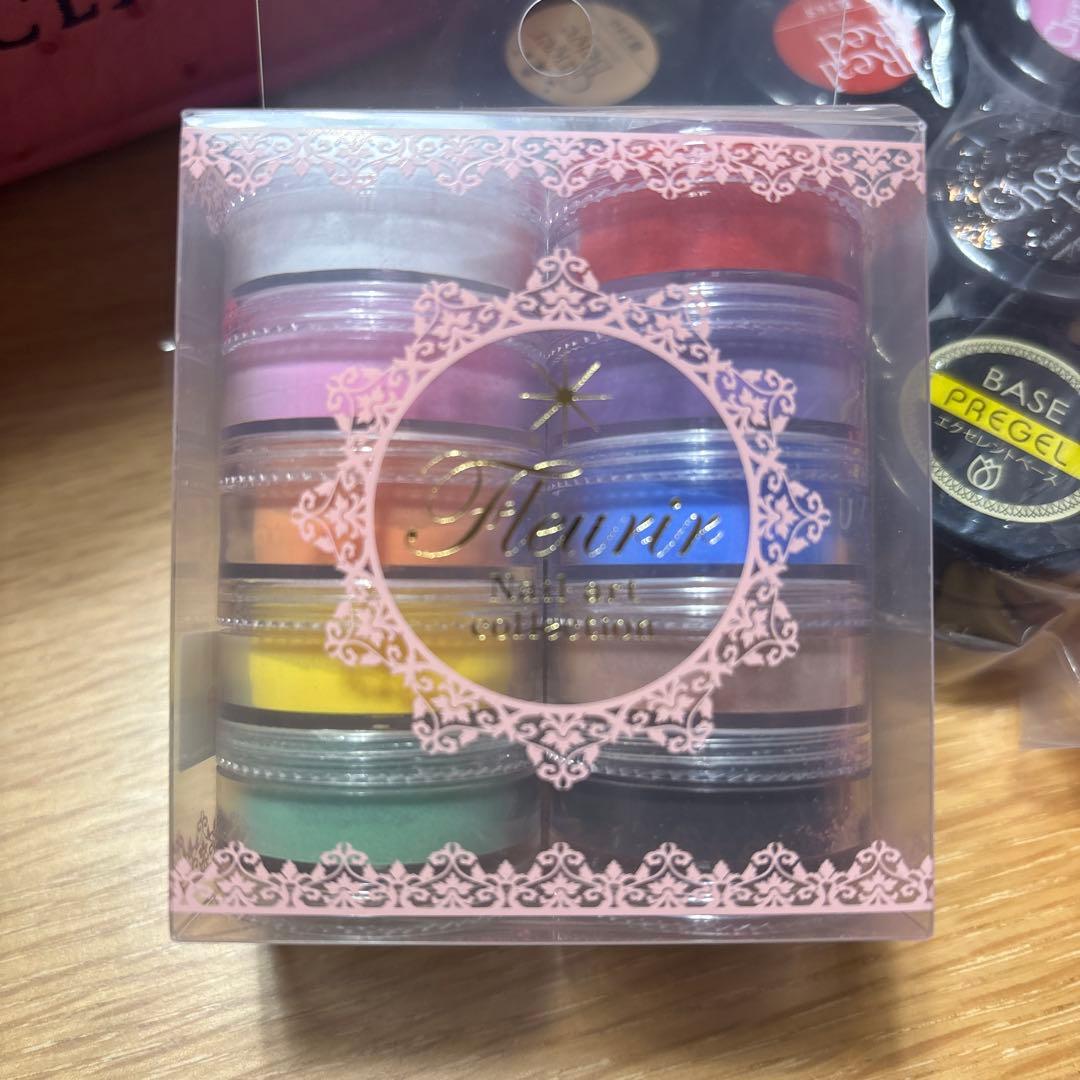 ネイルアート用品セットと教材