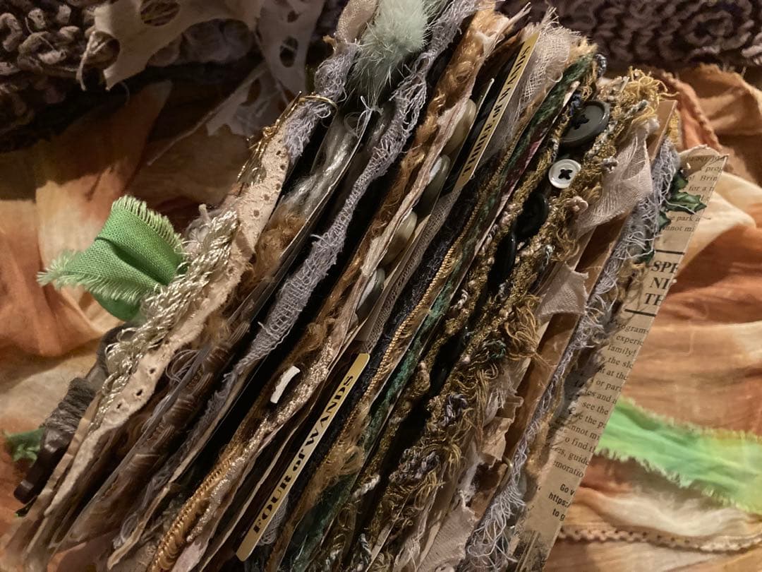 クリスマス　スペシャルBOX ジャンクジャーナル　エンボスペーパー　インド刺繍