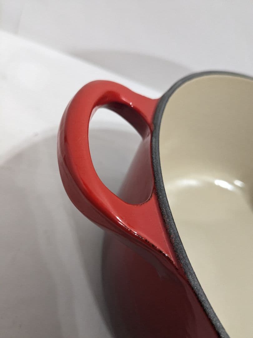 Le Creuset ル・クルーゼ 22cm　ココット　両手鍋　チェリーレッド