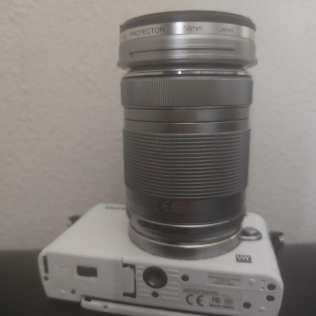 OLYMPUS 望遠ズームレンズ【本体は液晶漏れ】ミラーレス一眼カメラ+レンズ