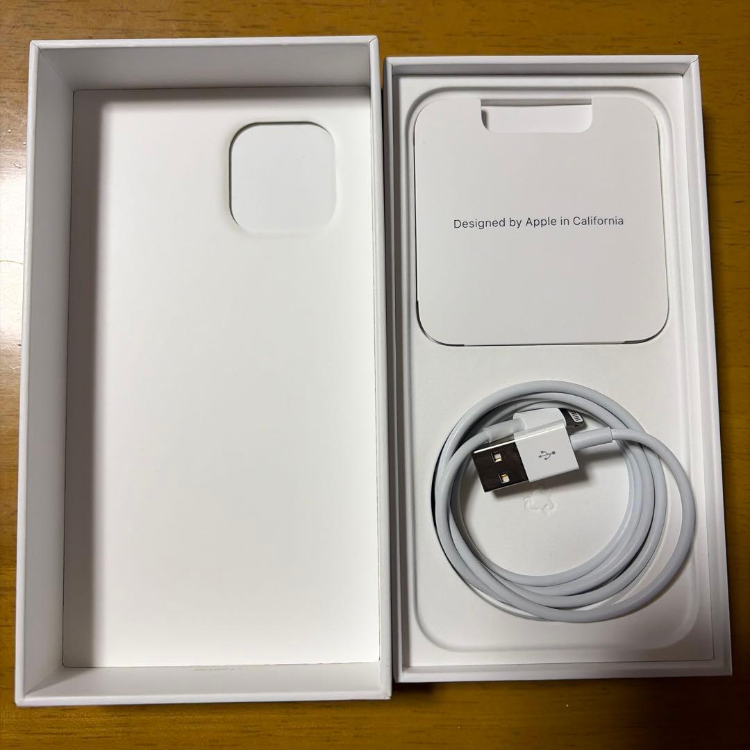 Apple iPhone 12 ブラック 本体 充電ケーブル付き