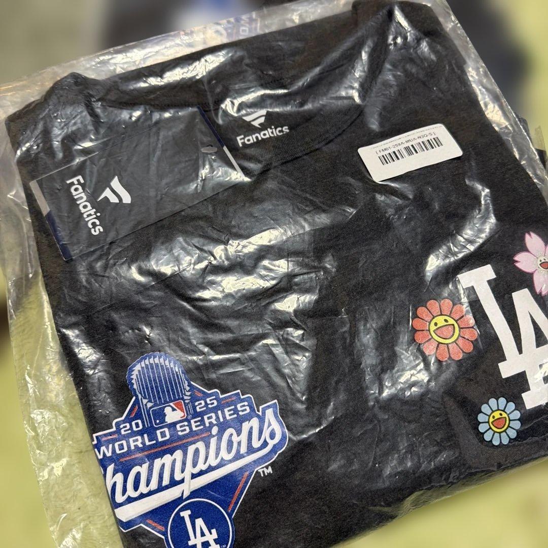 村上隆×ドジャース　2025年ワールドシリーズ優勝Tシャツ S