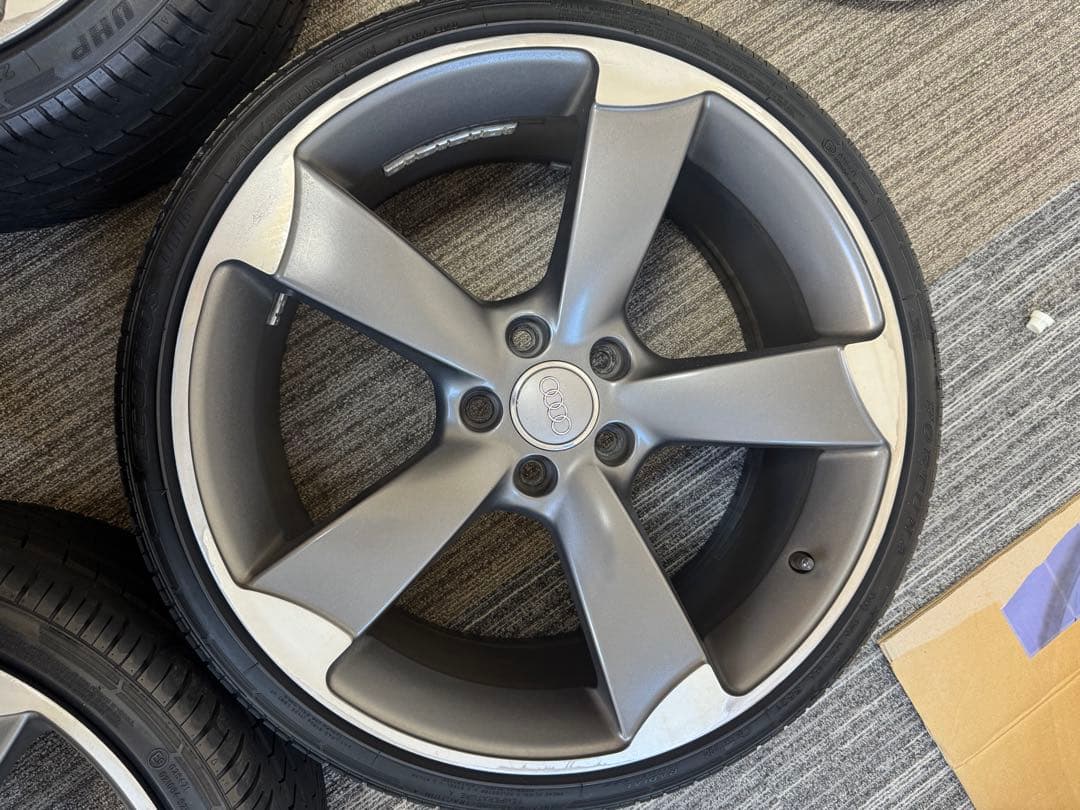 アウディ WSP ITALY 19インチ