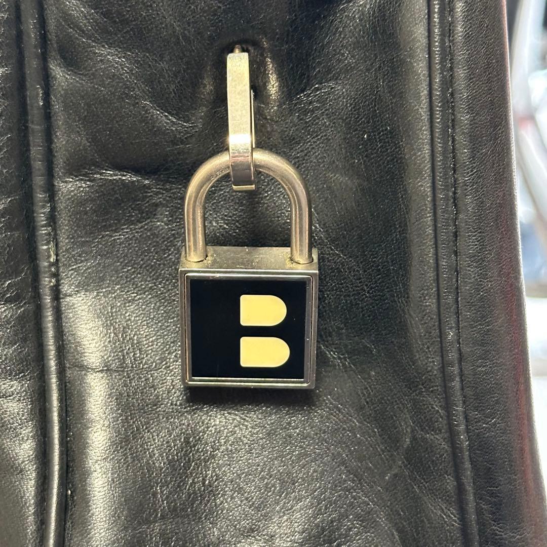 値下げしました！Bally 黒 レザー ビジネスバッグ ストライプデザイン