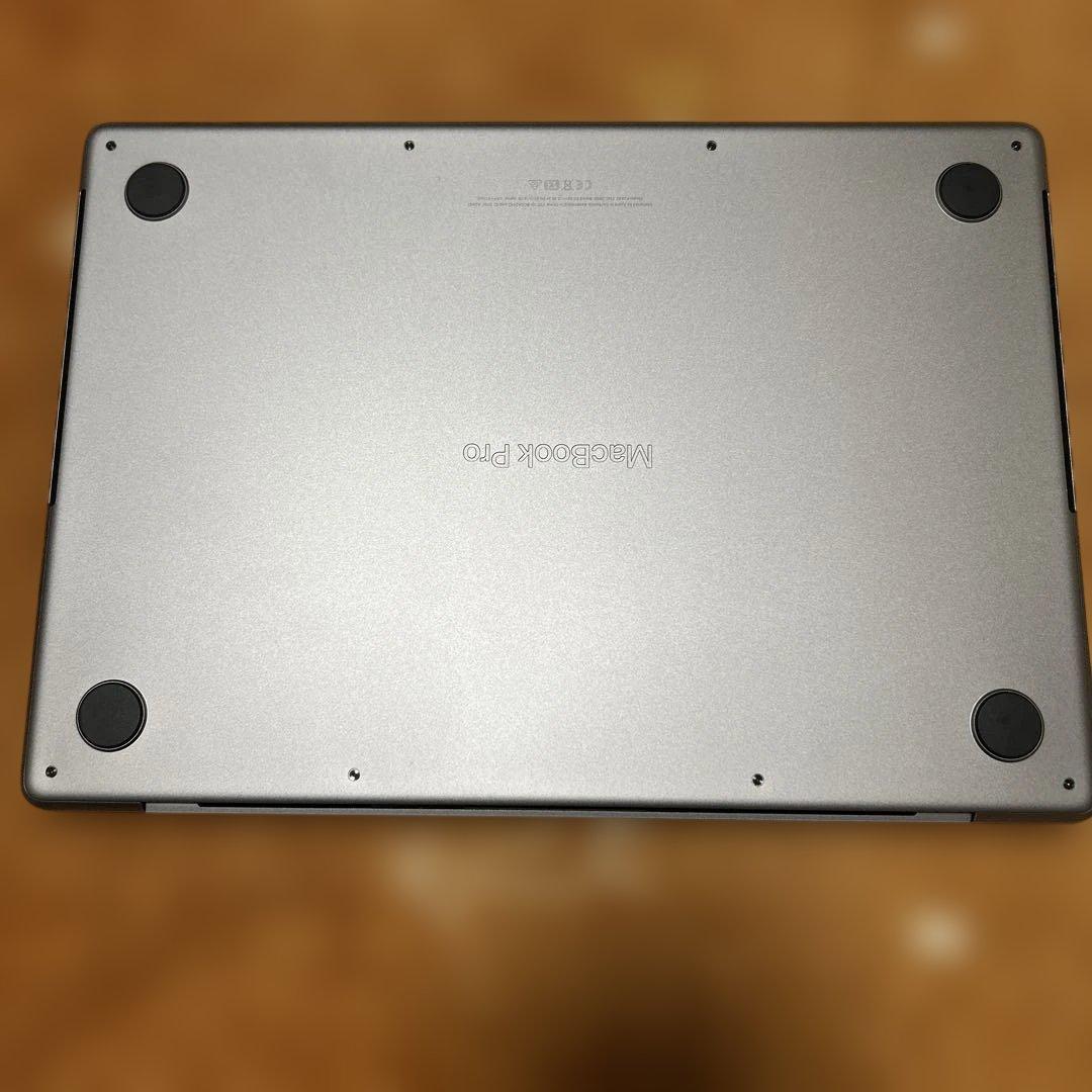 Vladislav Kubarev快速MacBook Pro 14㌅