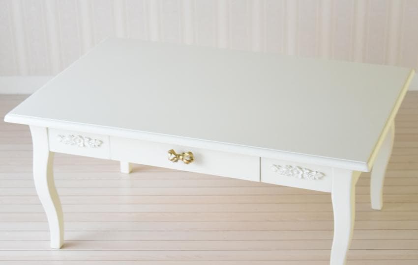 センターテーブル ホワイト リボン フラワー