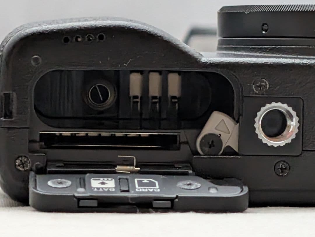 ☆付属品多数☆ リコー GR Ⅲx GRレンズ 26.1㎜ F=1:2.8