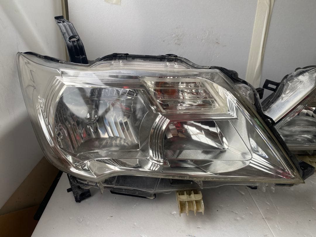 日産 セレナ C26 前期 純正 ヘッドライト 左右セット