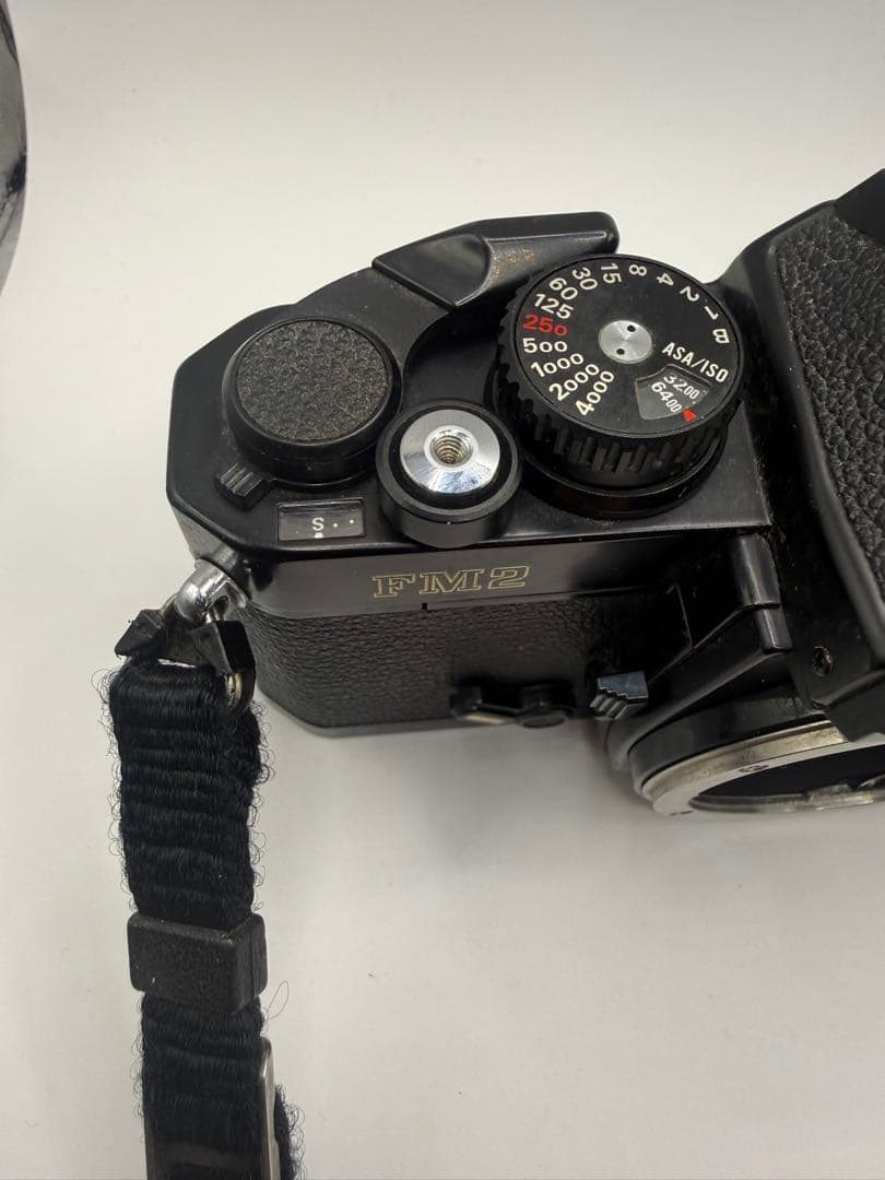 Nikon FM2 ブラック + Zoom-Nikkor 28-85mm セット