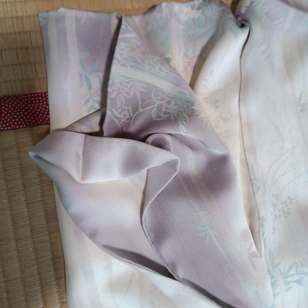 訪問着 花柄薄いホワイトベージュ 袖、裾薄紫染め 白雪姫の様です