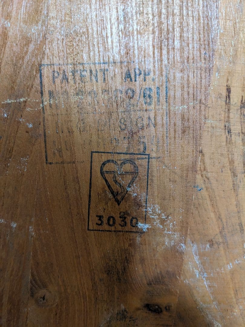 イギリスアンティーク　アーコール社　スクールチェア　いいね多数　早い物勝ち商品